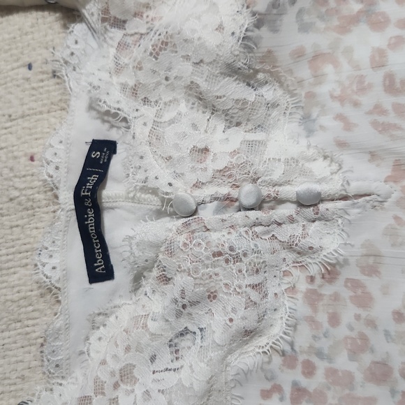 Abercrombie Chiffon tank top Size small - Picture 2 of 3